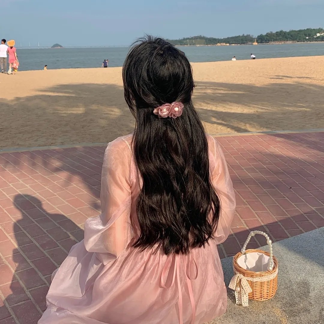 玉湖裸女